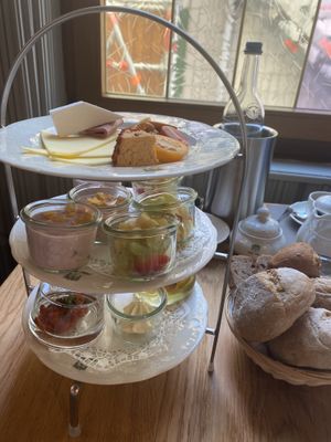 Etagere  at Das Anders in Koenigswinter