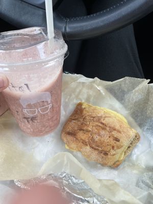 vegan bec and smoothie   at Gregorys Coffee in Paramus