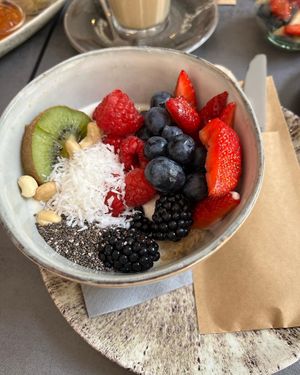 Bowl mit Toppings   at Café Sonntag in Dortmund