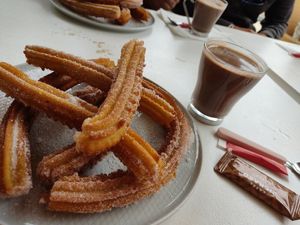 Churros et chocolat chaud au lait de soja at COCONUTS in Vieux-boucau-les-bains