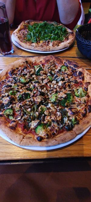 Pizza Primavega (17.60 €) at Farina di Nonna in Kiel