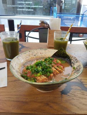 Garlic ramen & matcha lemonade at Vegan AF Ramen Katowice in Katowice