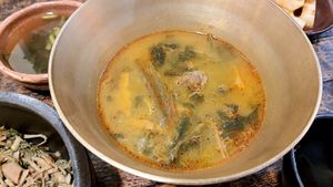 Chaegaejang 채개장 at Kkot Bape Pida - 꽃 밥에 피다 A Flower Blossom on the Rice in Seoul