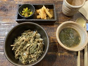 Main river and veg dinner   at Kkot Bape Pida - 꽃 밥에 피다 A Flower Blossom on the Rice in Seoul