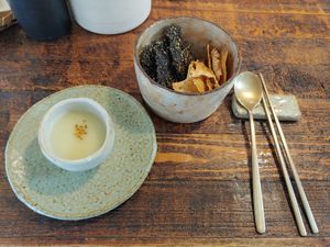  at Kkot Bape Pida - 꽃 밥에 피다 A Flower Blossom on the Rice in Seoul