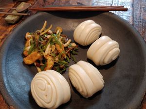  at Kkot Bape Pida - 꽃 밥에 피다 A Flower Blossom on the Rice in Seoul