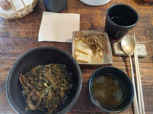  at Kkot Bape Pida - 꽃 밥에 피다 A Flower Blossom on the Rice in Seoul