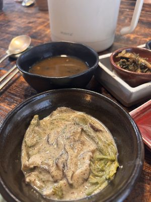   at Kkot Bape Pida - 꽃 밥에 피다 A Flower Blossom on the Rice in Seoul