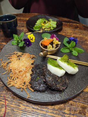  at Kkot Bape Pida - 꽃 밥에 피다 A Flower Blossom on the Rice in Seoul