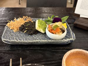   at Kkot Bape Pida - 꽃 밥에 피다 A Flower Blossom on the Rice in Seoul