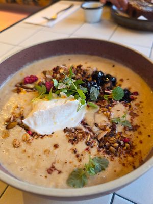 Porrige at Nine Yards in South Melbourne