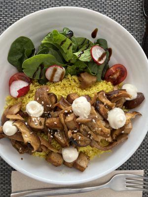 Tofu bowl  at Terrassa in Amarante