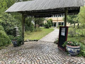 Eingang zum Café   at Teehaus Buddhas Weg in Wald-michelbach