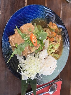 Tofu Steak auf salzig-süßer Erdnusssauce   at Kazoku Izakaya in Magdeburg