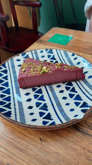 Cheesecake de beterraba at Maha Mantra in Sao Paulo