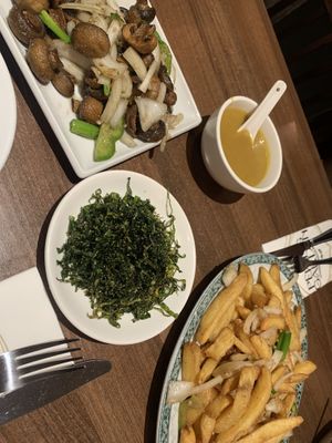 Salt and pepper mushrooms / crispy seaweed / salt and pepper chips  at Peking Garden in Stockton-on-tees