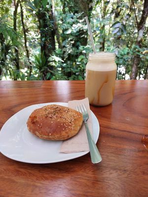 Potatoe pocket and frappe at Colibri in Monteverde