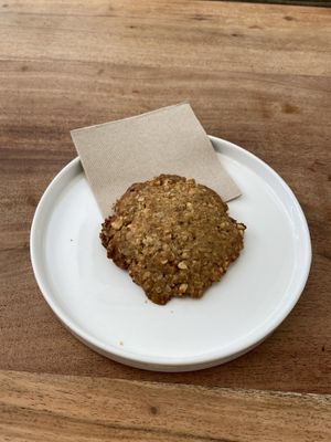 Galleta de avena y cacahuete   at umami in Madrid