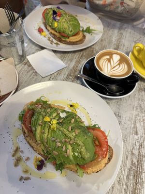 Leckere Avocadostulle  at umami in Madrid