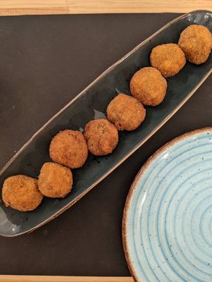 croquetas at Alium Tapería in Vigo