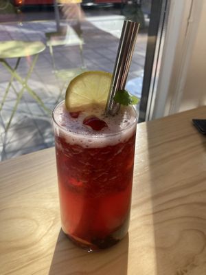 strawberry&lemon with bubbles  at Matcha-Ya in Stockholm