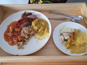 Diferentes preparaciones at ConSuLado Vegano in Lima