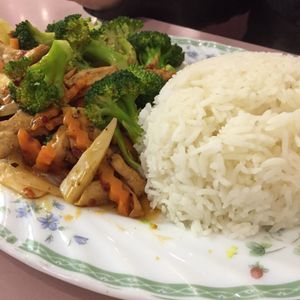 “Chicken”, broccoli and rice  at D'Vegan in Dallas