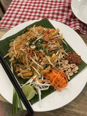 Amazing Pad Thai   at Jasmine Siam Kitchen  จัสมิน สยาม คิทเช่น in Bangkok