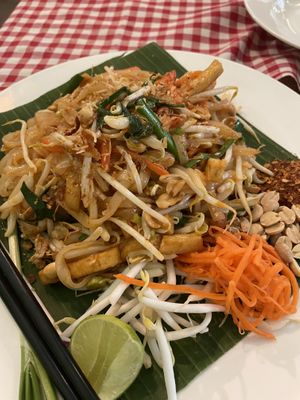 Pad Thai again   at Jasmine Siam Kitchen  จัสมิน สยาม คิทเช่น in Bangkok