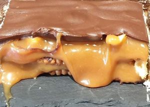 Toffee, peanut and chocolate cake as a Snickers  at NAGOYA Coffee Shop & Snacking in La Rochelle