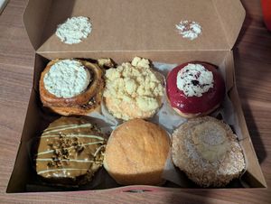 6er box at Sammys Berliner Donuts in Berlin
