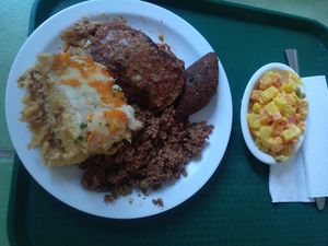 Vegetarian meal at Ananda Restaurante Vegetariano in Santo Domingo