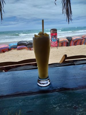 Jugo de lulo at Don Sanduchito in Puerto Villamil