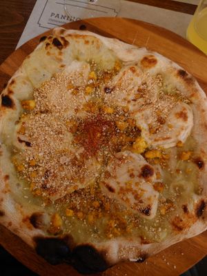 Primavera pizza at Paninothek in Innsbruck