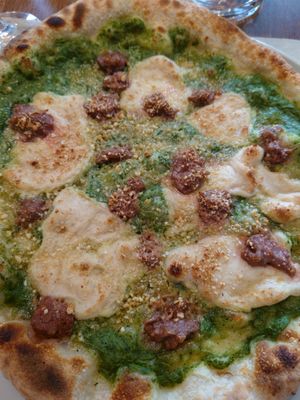 Pizza of the month with beyond sausage at Paninothek in Innsbruck