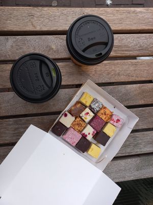 Share box at SUE Bites Bar in Amsterdam