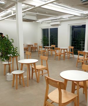 big open space at Pan Honesta 빵어니스타 - Itaewon in Seoul