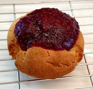 rasp scone at Pan Honesta 빵어니스타 - Itaewon in Seoul