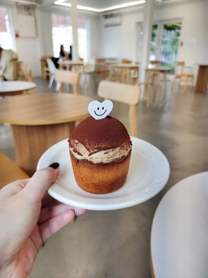 Tiramisu cake at Pan Honesta 빵어니스타 - Itaewon in Seoul