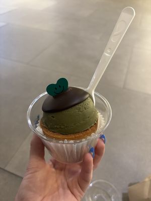 matcha and chocolate tart  at Pan Honesta 빵어니스타 - Itaewon in Seoul