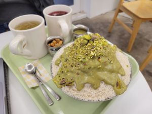 Pistachio Bingsu at Pan Honesta 빵어니스타 - Itaewon in Seoul