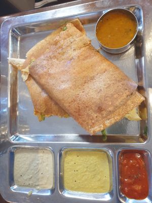 Dosa filled with vegetables at Saravanaa Bhavan in Munich