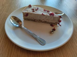 Lavender raw cheesecake at Inward in Tunis