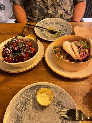 Chili crispy cauliflower and Bao at Meet Vegano in Malaga