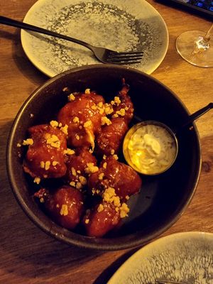 Coliflower wings at Meet Vegano in Malaga