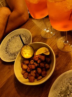 Crunchy olives at Meet Vegano in Malaga