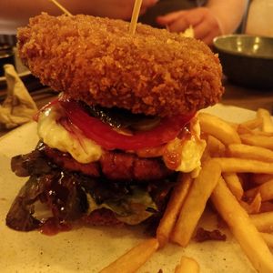 Crunchy Meet Burger 🍔🤤 at Meet Vegano in Malaga