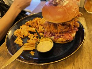 Shroom Burger (highly recommend!) #Veganuary at Meet Vegano in Malaga