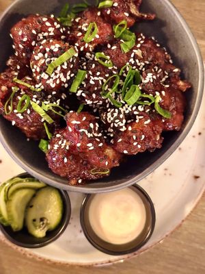 Alitas de coliflor  at Meet Vegano in Malaga