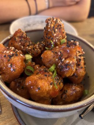 Alitas de coliflor   at Meet Vegano in Malaga